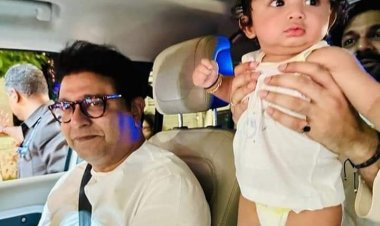 शिवतीर्थावरील विद्युत रोशणाईचा आनंद घेताना किआन ठाकरे! शिवतीर्थ