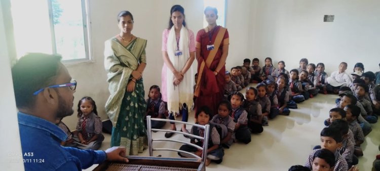 ब्राइट एकेडमी स्कूल बरगवां में पढ़ाई के साथ संगीत के क्षेत्र में क्षात्रों को स्पेशलिस्ट शिक्षक के  द्वारा दी जा रही शिक्षा