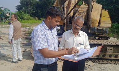 मुख्य विकास अधिकारी द्वारा कोइरीपुर मार्ग गोमती नदी पर दीर्घ सेतु, पहुँचमार्ग एवं सुरक्षात्मक निर्माण कार्य का किया गया निरीक्षण।