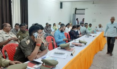 जिलाधिकारी की अध्यक्षता में सम्पूर्ण समाधान दिवस का हुआ आयोजन।