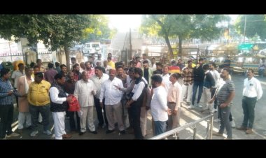 वाल्मीकि समाज की जमीन पर अवैध कब्जा करने के विरोध में समाजजनों एवं हिन्दू संगठन ने सौंपा ज्ञापन।