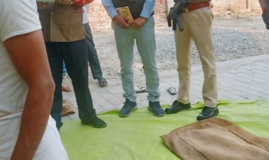 जिलाधिकारी द्वारा साधन सहकारी समिति लिमिटेड भीखूपुर धान क्रय केन्द्र जयसिंहपुर का किया गया आकस्मिक निरीक्षण।