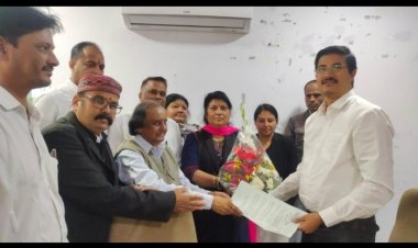 नवीन कलेक्ट्रेट भवन में नोटरी वकीलों को स्थान देने की मांग