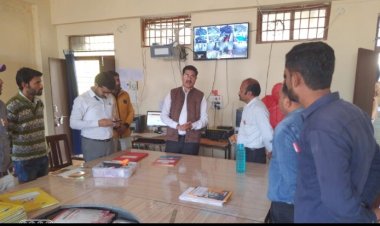 कलेक्टर श्री गुप्ता ने बागली विकासखंड के विभिन्न ग्रामों का किया  निरीक्षण।
