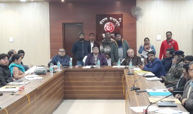 जिलाधिकारी की अध्यक्षता में आईजीआरएस की बैठक हुई आयोजित।