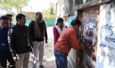 देवास जिले के ग्राम मुंगावदा में प्राथमिक विद्यालय के अतिरिक्त भवन को प्रभारी प्रधान अध्यापक की सुपुर्दगी में दिया