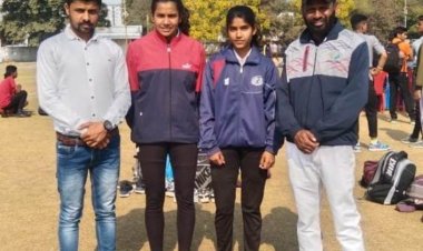 संभाग स्तरीय प्रतियोगिता में पूनम ने गोल्ड एवं लक्ष्मी ने सिल्वर मेडल प्राप्त किया