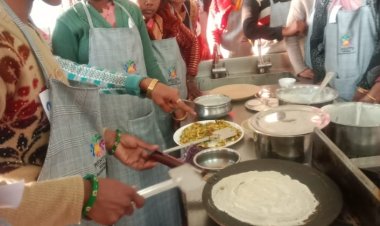 देवास जिले की महिलाएं स्व सहायता समूह माध्यम से बन रही है आत्मनिर्भर, आजीविका मिशन के तहत सीख रही है व्यंजन बनने की विधि