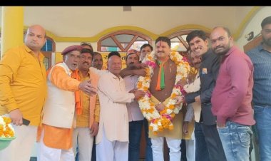 उन्नत युवा कृषक के गृह गांव पहुंची विकास यात्रा, विधायक का किया स्वागत