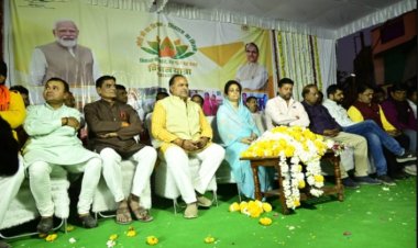 देवास जिले में विकास यात्रा देवास शहर में संजय नगर, सोनकच्छ में बावई, हाटपीपल्या में करनाखेडी कांकड, बागली में अमोदिया और खातेगांव में भवरास से हुई शुरू