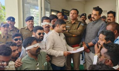 देवास में अंधा कानून, टीम आजाद सावरकर ने आरोप लगाते हुए सौपा ज्ञापन