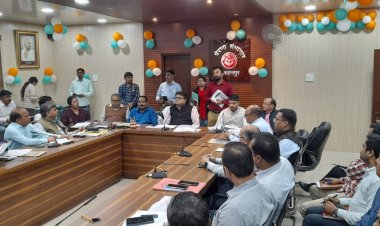 जिलाधिकारी की अध्यक्षता में आई.जी.आर.एस. की बैठक हुई सम्पन्न।