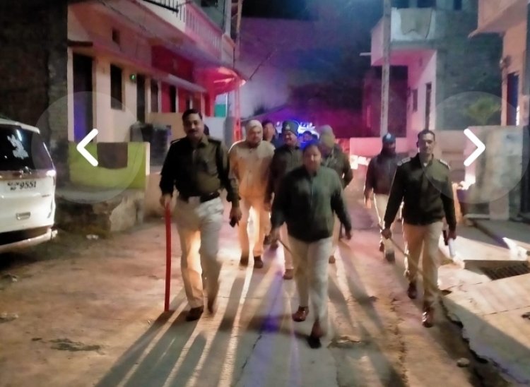 250 अपराधियों को जिलेभर में पकड़ा, 800 पुलिसकर्मी रहे मुस्तैद देवास पुलिस ने रात में चलाया कॉम्बिंग गश्त