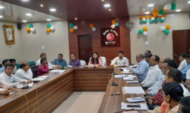 डीएम, एसपी व सीडीओ ने जनपदवासियों को होली की अग्रिम शुभकामनाएं एवं बधाई दी।