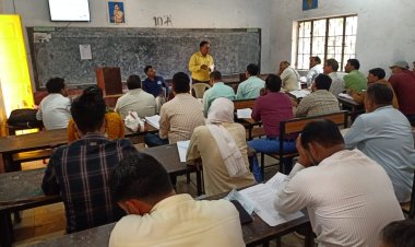 नगरीय निकाय सामान्य निर्वाचन -2023 को सकुशल सम्पन्न कराने हेतु नियुक्त पीठासीन अधिकारियों एवं मतदान अधिकारी प्रथम का प्रथम प्रशिक्षण हुआ सम्पन्न।