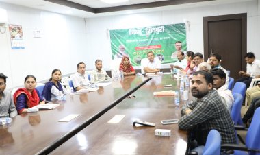 ओलावृष्टि से जिन किसानों की फसल क्षति हुई उन्हें सिंगल क्लिक के माध्यम से मुआवजा राशि का वितरण।