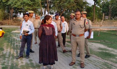 डीएम व एसपी द्वारा संयुक्त रूप से नगरीय निकाय सामान्य निर्वाचन-2023 को स्वतंत्र, निष्पक्ष व भयमुक्त रूप से सम्पन्न कराने हेतु मतगणना स्थल, स्ट्रांग रूम, संवेदनशील/अतिसंवेदनशील बूथों का किया गया निरीक्षण।
