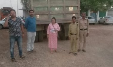 बैराड़ तहसीलदार का रेत माफियाओं के खिलाफ कारवाही, बिना रॉयल्टी के डंपर को जप्त कर थाने सुपुर्द किया।