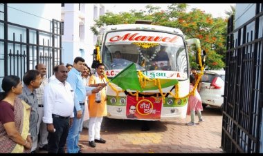 मुख्यमंत्री तीर्थ दर्शन’’ योजना में देवास जिले के 32 तीर्थ यात्री शिर्डी यात्रा के लिए हुए रवाना