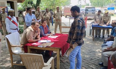 डीएम व एसपी द्वारा थाना समाधान दिवस पर थाना गोसाईगंज व थाना जयसिंहपुर में सुनी गयी जन समस्याएं।