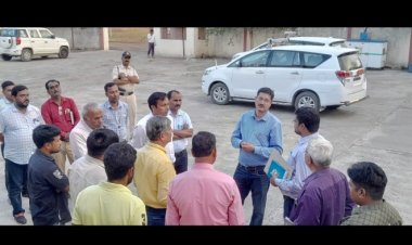 कलेक्टर श्री गुप्ता ने खातेगांव विकासखण्ड में किये जा रहे विकास कार्यो एवं अमृत सरोवरो का किया निरीक्षण