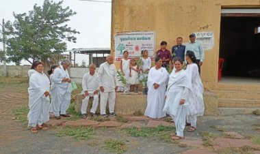 मुक्तिधाम में 21 पौधो का किया रोपण, चहुंओर हरियाली का लिया संकल्प