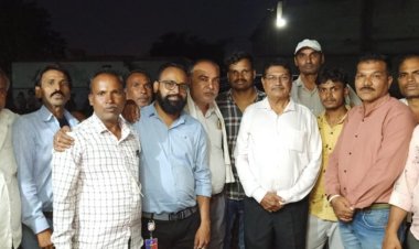 दीप इंजीनियरिंग एंड रेफ्रिजरेशन कम्पनी के श्रमिक खुशी-खुशी लौटे कार्य पर