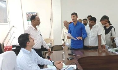 फौजी अपनी पैतृक जमीन पर कब्जा हटवाने को लेकर पहुंचा जनसुनवाई में, कलेक्टर से लगाई मदद की गुहार