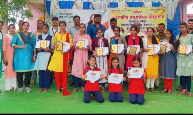 मेधावी छात्र-छात्राओं का सम्मान कर दी करियर संबंधि जानकारी