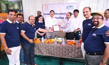 देवास में अमोना के शासकीय स्कूल के लिए सन फार्मा उद्योग ने एक्ट-ईव फाउंडेशन के साथ मिलकर 50 फर्नीचर सेट कलेक्टर श्री गुप्ता की उपस्थित में किये भेंट