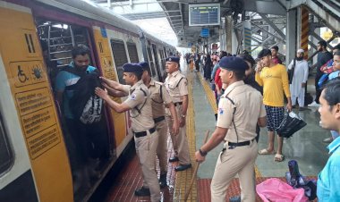 मुम्बई सेंट्रल रेलवे मुम्ब्रा RPF ने दिव्यांग कोचो में यात्रा करने वाले 46 यात्रियों पर  की कार्यवाई