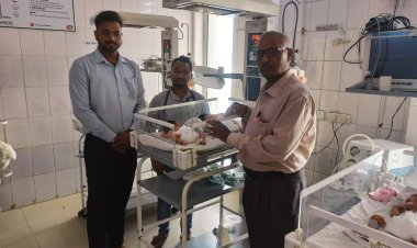 सदस्य न्यायिक मजिस्ट्रेट बाल कल्याण समिति द्वारा नवजात शिशु को जिला अस्पताल के शिशु वाटिका में कराया गया भर्ती।