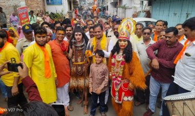 देवास से उज्जैन महाकालेश्वर मंदिर तक नेशनल यूनिटी ग्रुप की निकली विशाल पद यात्रा