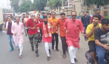 योग गुरु बैरागी ने दौड़ कर पुरी की 42 किमी की कावड़ यात्रा