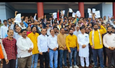 इंदौर गोलीकांड के विरोध में सेन समाज ने जताया आक्रोश ,मुख्यमंत्री के नाम कलेक्टर को सौंपा ज्ञापन