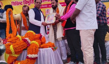 बांगर खुर्द के प्रधान राजेश विश्वकर्मा बने गरीबों के मसीहा।