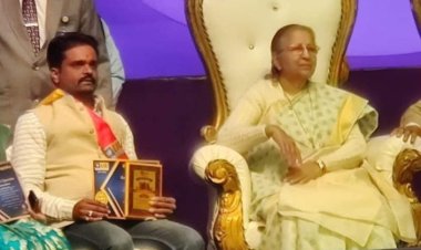 भरत व्यास एलआईसी के इंदौर रत्न अवार्ड से सम्मानित