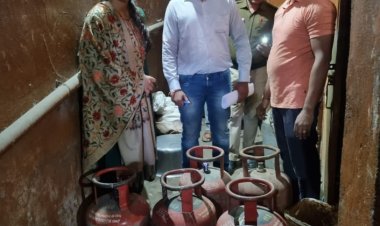 देवास जिले में एलपीजी गैस के दुरूपयोग को रोकने के लिए की जा रही है कार्यवाही