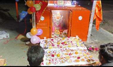 सुंदर धाम आश्रम के पास 108 सर्व सुख दाता हनुमान मंदिर पर 56 भोग एवं माहा आरती का आयोजन किया गया