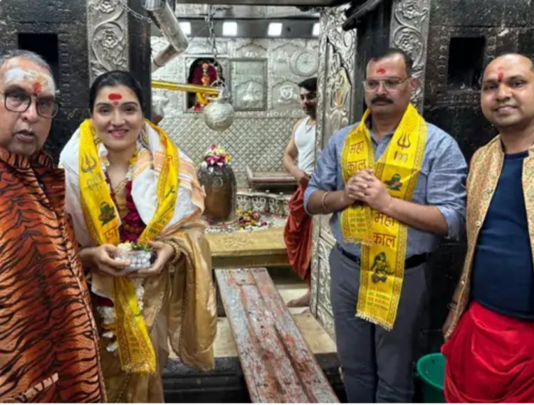फिल्म अभिनेता गोविंदा की बेटी टीना महाकाल दर्शन करने पहुंची: अयोध्या में भगवान राम के दर्शन के बाद उज्जैन आई