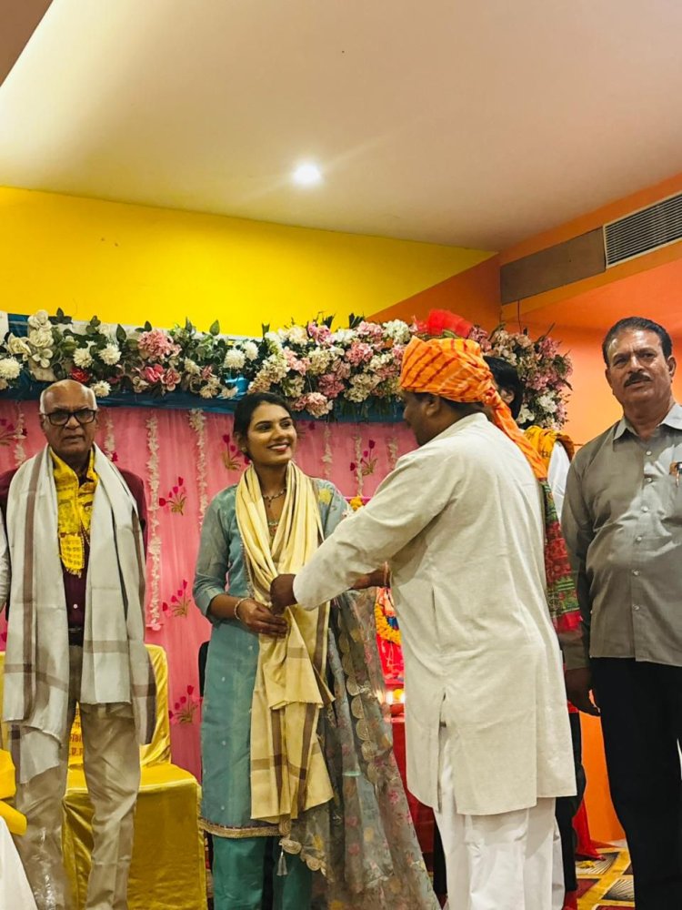 देवास की सुप्रसिद्ध भजन गायिका नीलम जायसवाल को अखिल भारतवर्षीय हैहय कलचुरी महासभा का धार्मिक प्रकोष्ठ प्रदेश अध्यक्ष नियुक्त किया