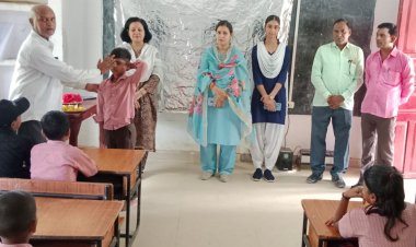 ग्रीष्मावकाश के बाद 1 जुलाई से खुला विद्यालय और बच्चों का हुआ स्वागत।