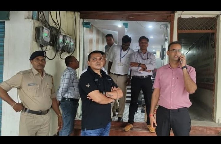 सिंगरौली में कई जगहों पर ईओडब्ल्यू-जीएसटी की एक साथ छापेमारी, खंगाले जा रहे हैं रिकार्ड