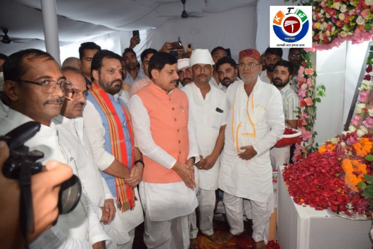 मुख्यमंत्री डॉ. यादव ने सिहावल विधायक के निवास पहुंचकर शोक संवेदना प्रकट की