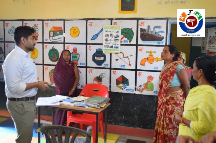कलेक्टर ने किया आगनवाड़ी केन्द्र करौटी का औचक निरीक्षण